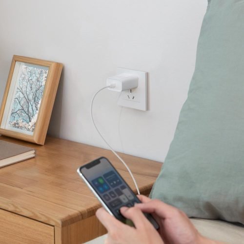 UGREEN USB-C 30W Phone and MacBook Air Charger